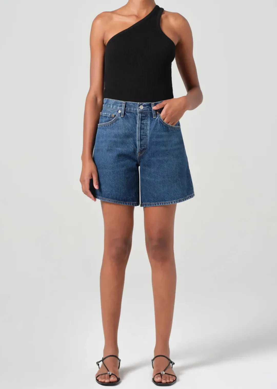 Dame Short In Enamour