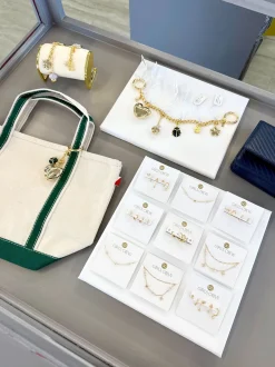 Essentials Earring Set