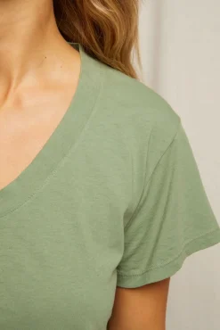 Hendrix Boxy V Neck Tee