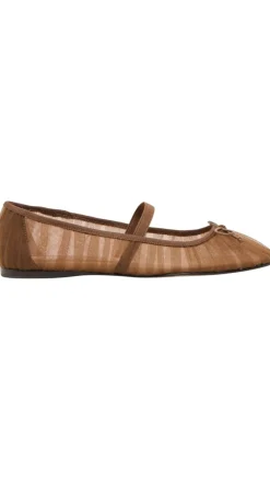 Raeven Ballet Flat
