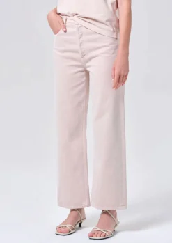 Ren Jean in Foundation