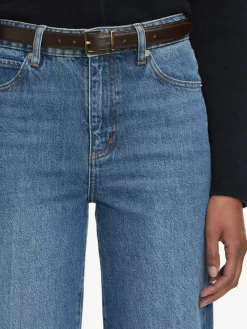 Streamline Jeans in Swan