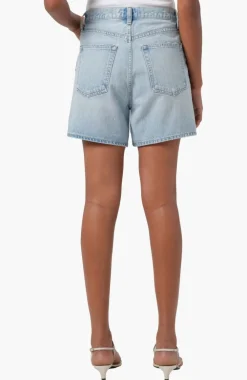 V-Waist Short in Backbeat