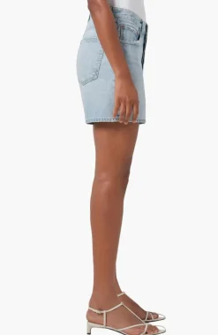 V-Waist Short in Backbeat